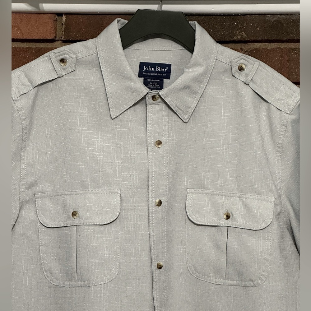 🖤 John Blair button up shirt excellent condition.